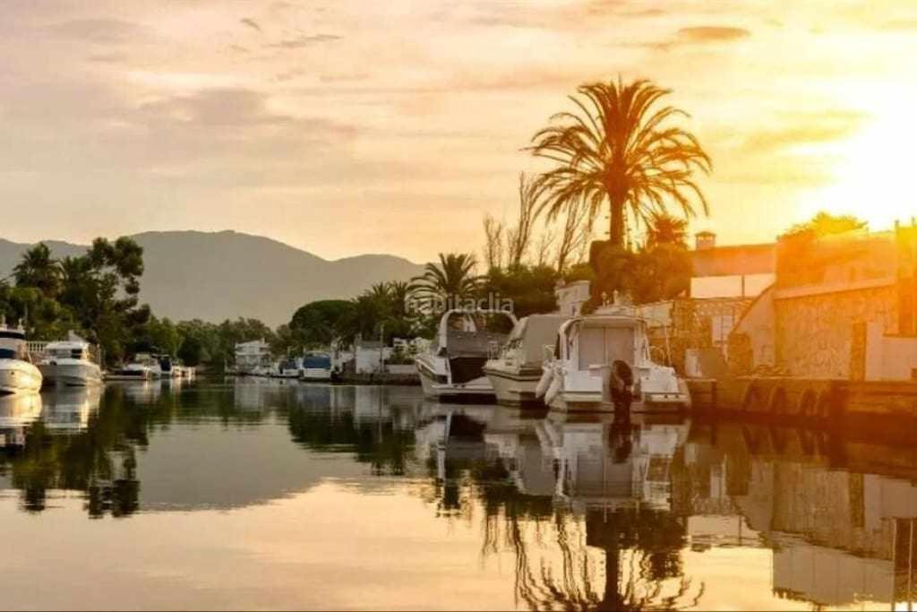 Jouvacations Villa Freser Empuriabrava Buitenkant foto