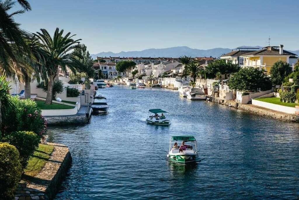 Jouvacations Villa Freser Empuriabrava Buitenkant foto